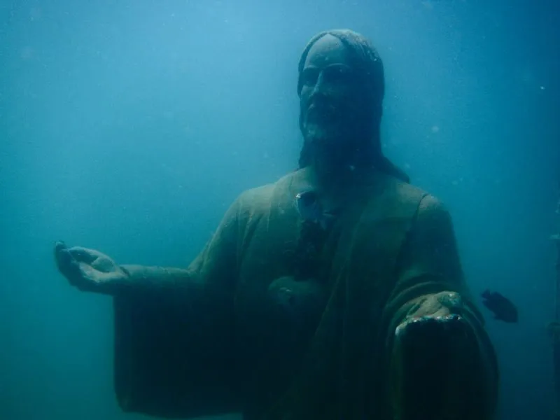 El cristo sumergido en Zihuatanejo