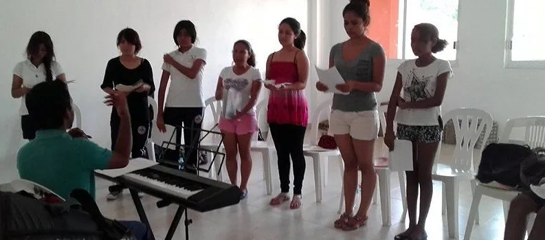 Edgar Jared Flores Cobos y El Coro infantil de Zihuatanejo - foto 2