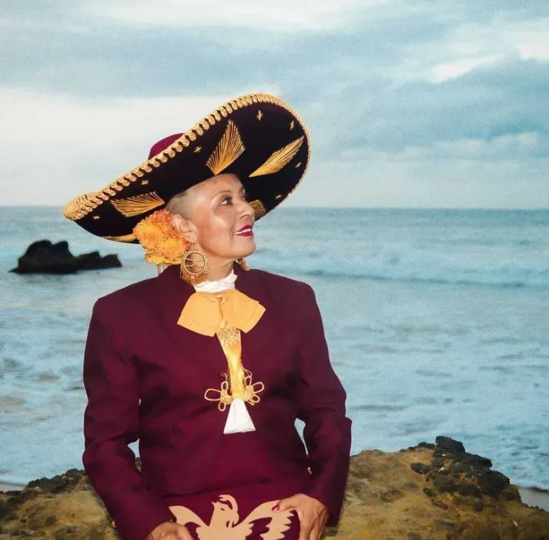 Irma López  "Cantante Azuetense"