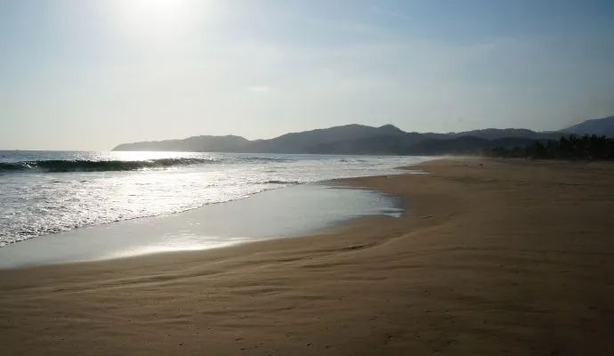 Olas Playa Larga Zihuatanejo